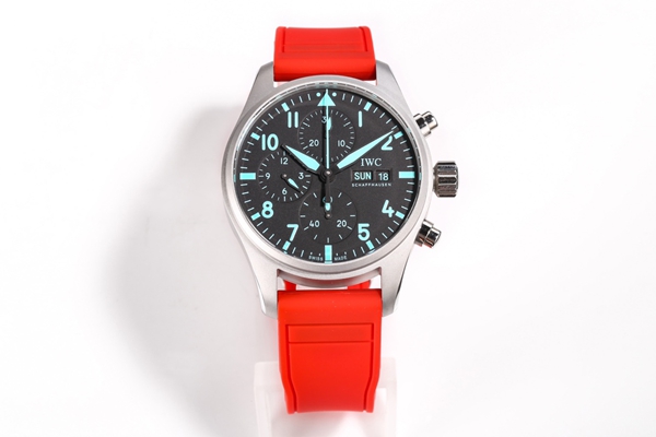 アイ・ダブリュー・シー正面デザイン